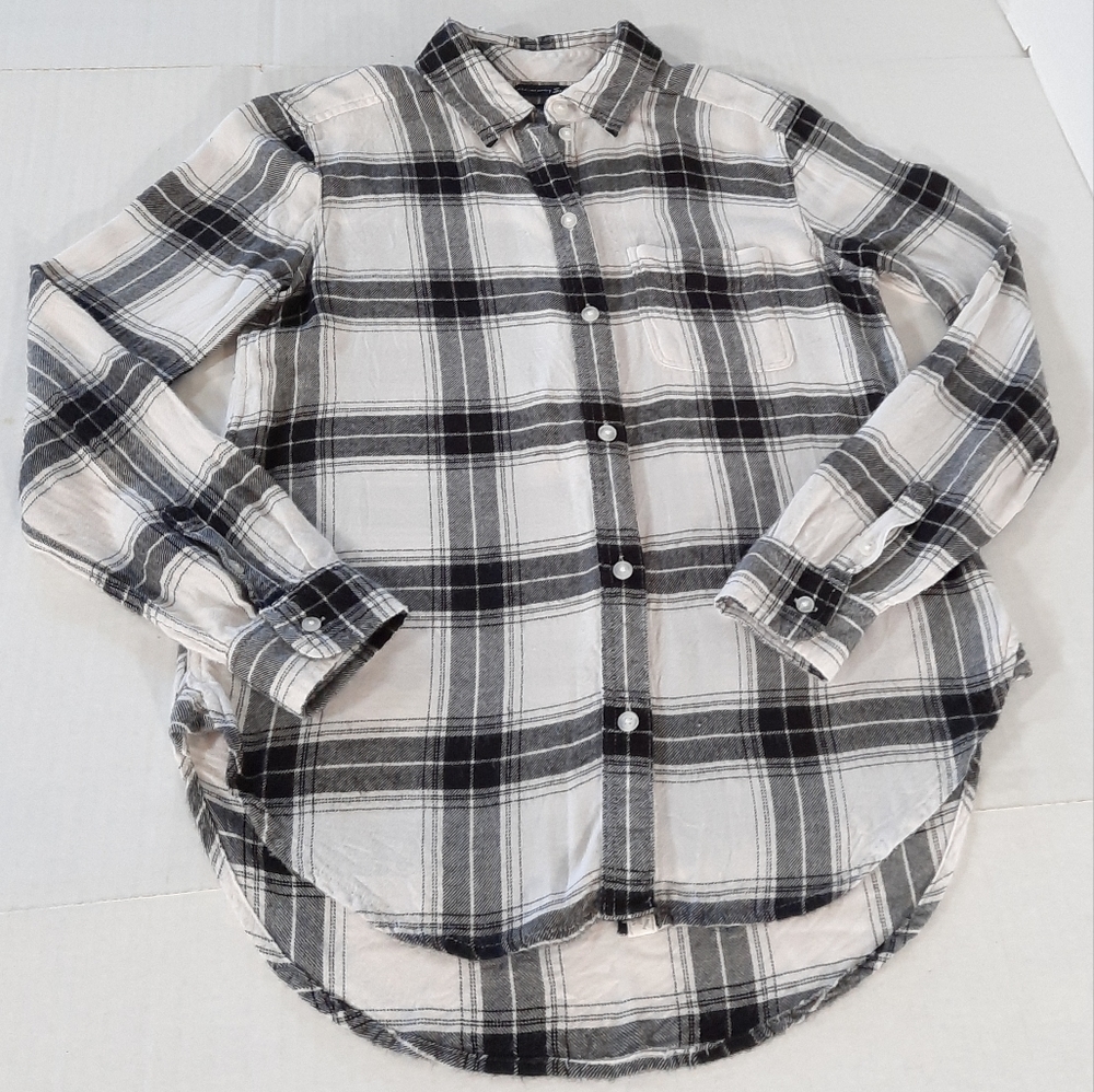 American Eagle Ahh-mazingly Soft Boyfriend Fit Plaid Flannel Shirt